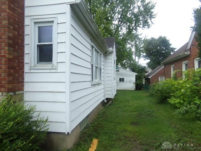 2826 W Hillcrest Ave, Dayton, OH 45406 - photo 2
