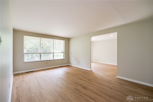 1429 Mapleridge Dr, Fairborn, OH 45324 - photo 8