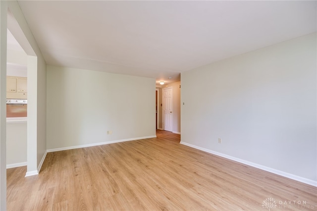 1429 Mapleridge Dr, Fairborn, OH 45324 - photo 10