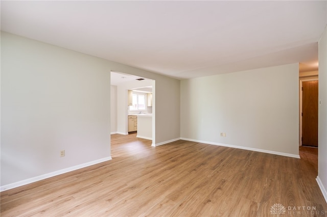 1429 Mapleridge Dr, Fairborn, OH 45324 - photo 11