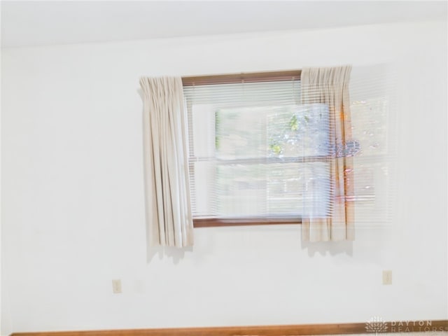 411 Circle Dr, Greenville, OH 45331 - photo 9