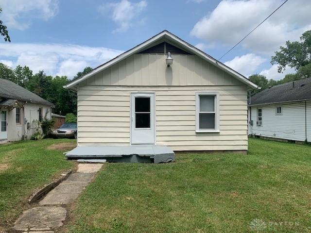 827 W Perrin Ave, Springfield, OH 45506 - photo 4