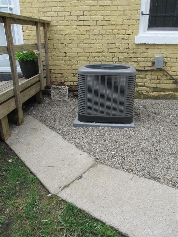 284 Mcclure St, Dayton, OH 45410 - photo 9