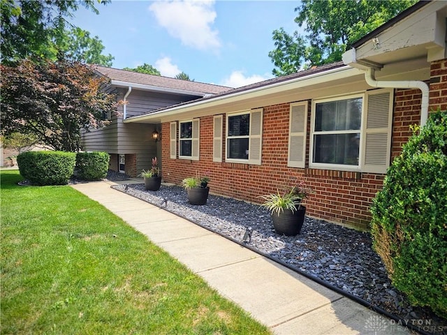 3661 Beacon Hill Ct, Dayton, OH 45440 - photo 4