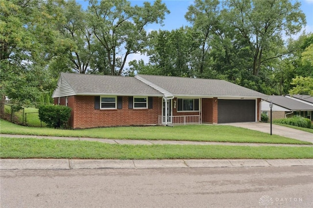 2727 Pinegrove Dr, Dayton, OH 45449 - photo 3