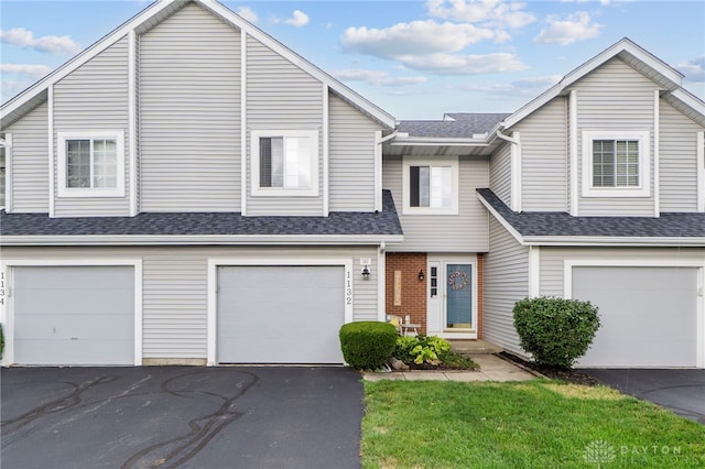 1132 Bay Harbour Cir, Washington Twp, OH 45458 - photo 1
