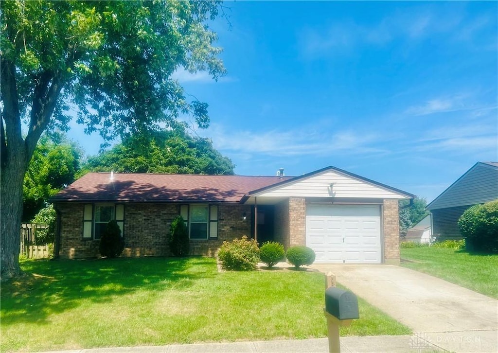 6135 Moss Hill Ct, Dayton, OH 45424 - photo 1