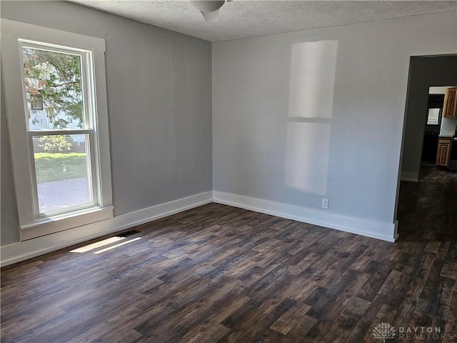 8 S Sycamore St, Jamestown Vlg, OH 45335 - photo 17