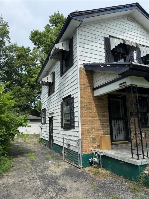 555 Cedarhurst Ave, Dayton, OH 45402 - photo 2