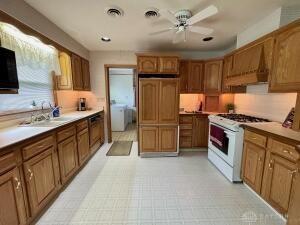 3412 Hedgely Rd, Springfield, OH 45506 - photo 12
