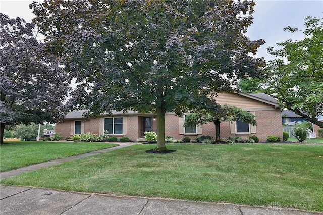 4818 Sols Cir, Middletown, OH 45042 - photo 2