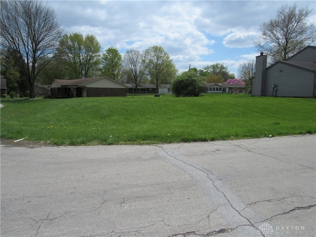 Listing photo 2 for 7540 Tuscola Dr, Trotwood OH 45426