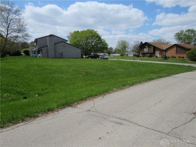 Listing photo 3 for 7540 Tuscola Dr, Trotwood OH 45426