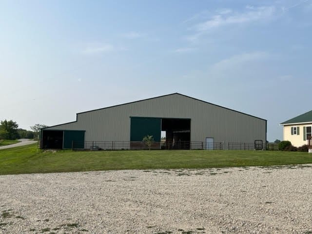 view of outdoor structure with a yard