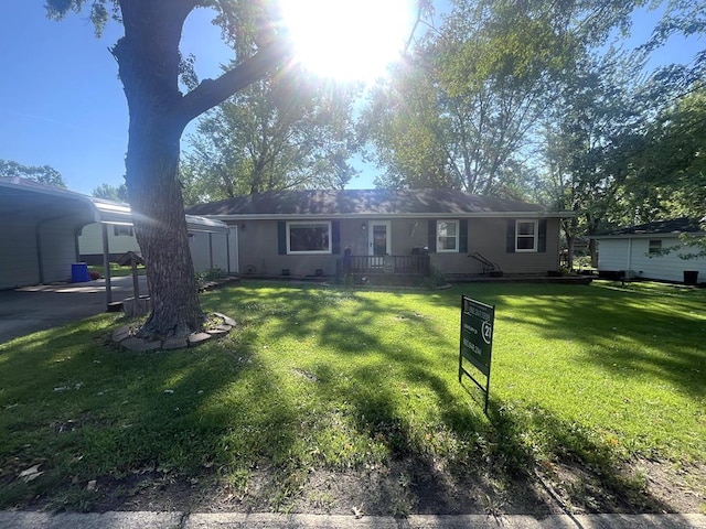 1713 Fairchild St, Chillicothe, MO 64601 - view of front of house with a front lawn