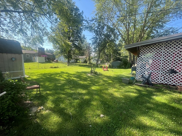 1713 Fairchild St, Chillicothe, MO 64601 - view of yard with a shed