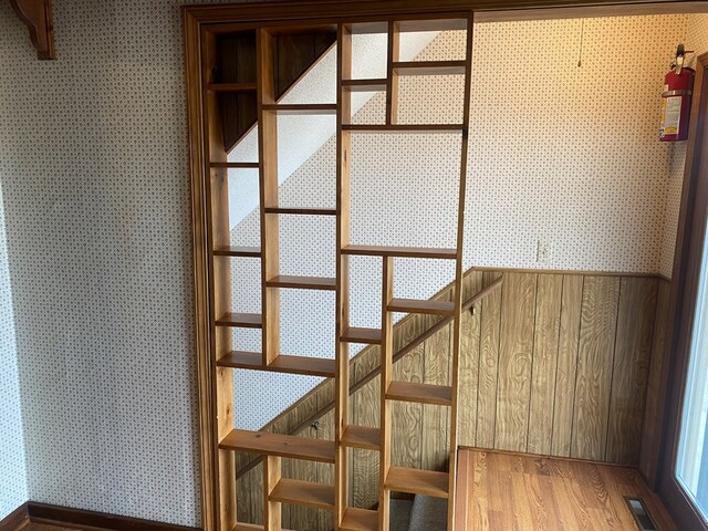 911 Cherry St, Chillicothe, MO 64601 - closet featuring visible vents