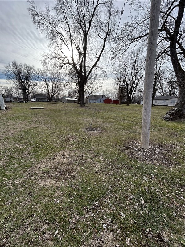 Listing photo 3 for 000 W Hinton Ave, Moberly MO 65270