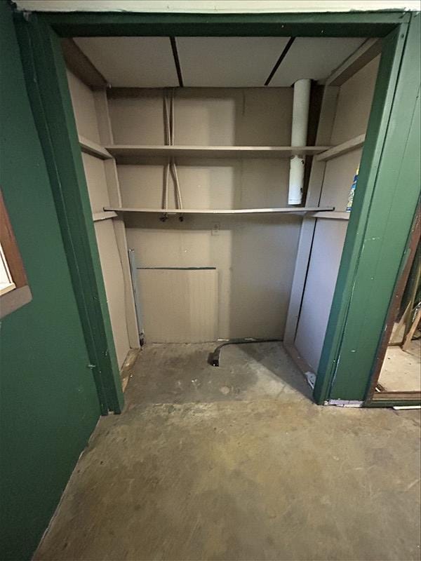 803 Coates St, Macon, MO 63552 - interior space