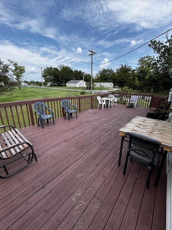 803 Coates St, Macon, MO 63552 - deck with a lawn