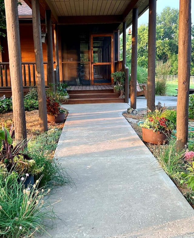 entrance to property with covered porch