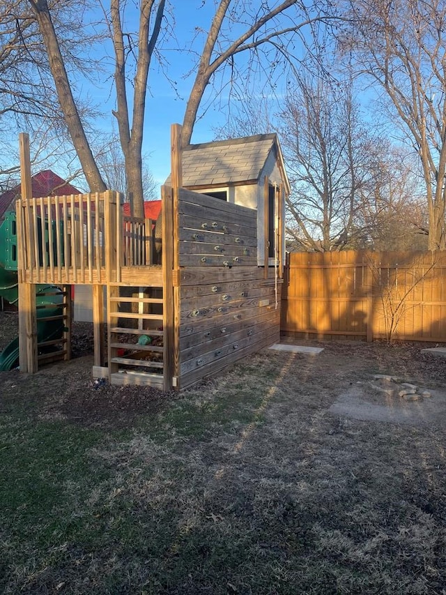 814 E Normal St, Kirksville, MO 63501 - view of yard with fence