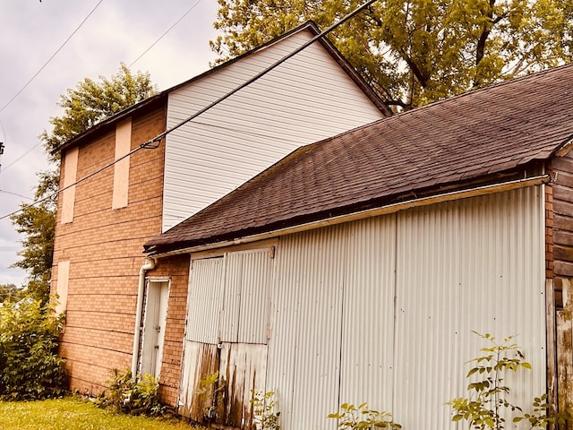 view of property exterior