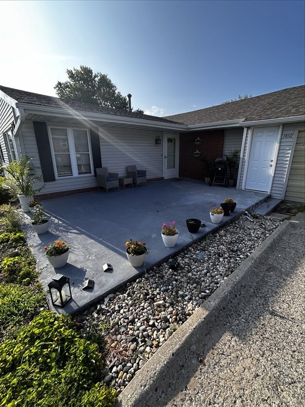 1410 E Briggs Dr, Macon, MO 63552 - photo 2