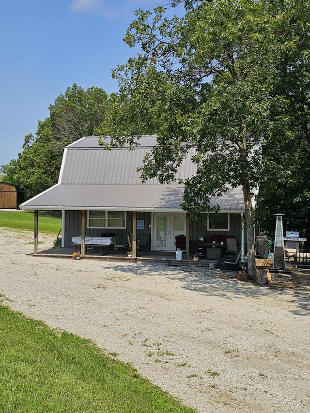 view of front facade with a porch