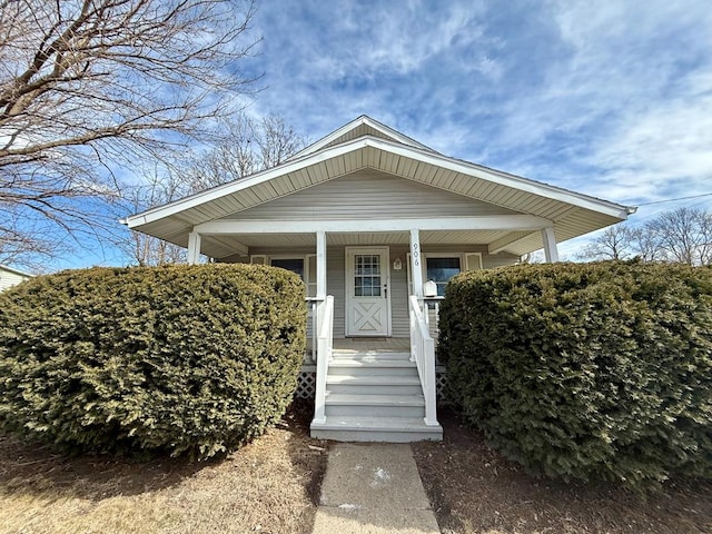 view of front of property featuring covered porch