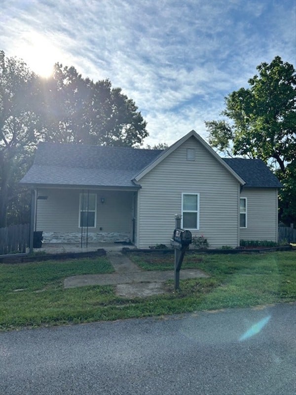 220 S Linn St, Bevier, MO 63532 - photo 24