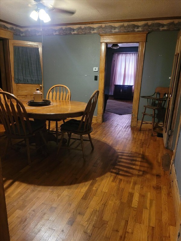 220 S Linn St, Bevier, MO 63532 - photo 5