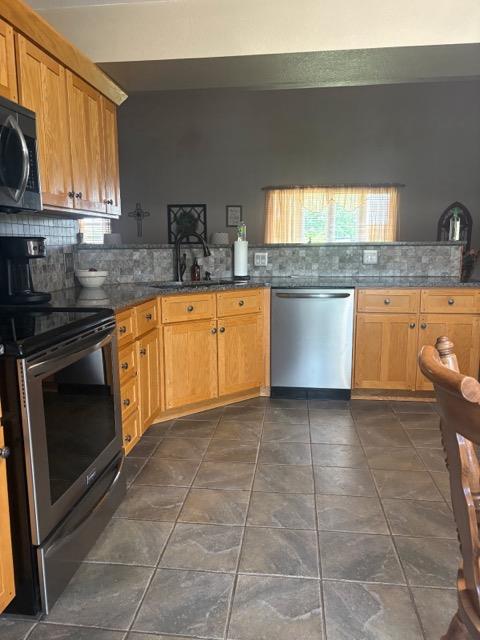 15807 Liv 312, Chillicothe, MO 64601 - photo 5