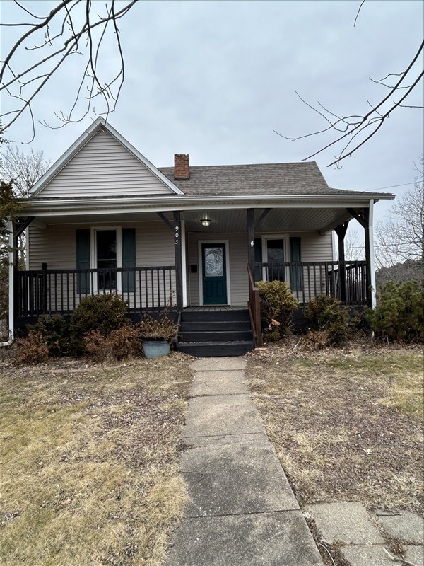 bungalow featuring covered porch