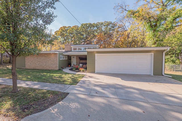 view of front of property with a front lawn