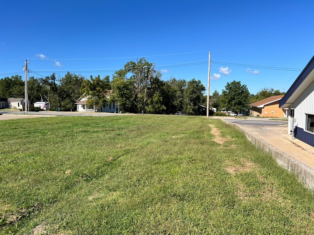 518 N Baltimore St, Kirksville, MO 63501 - photo 2