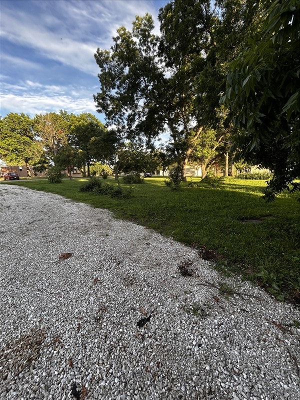 1617 N Church St, Marceline, MO 64658 - view of yard