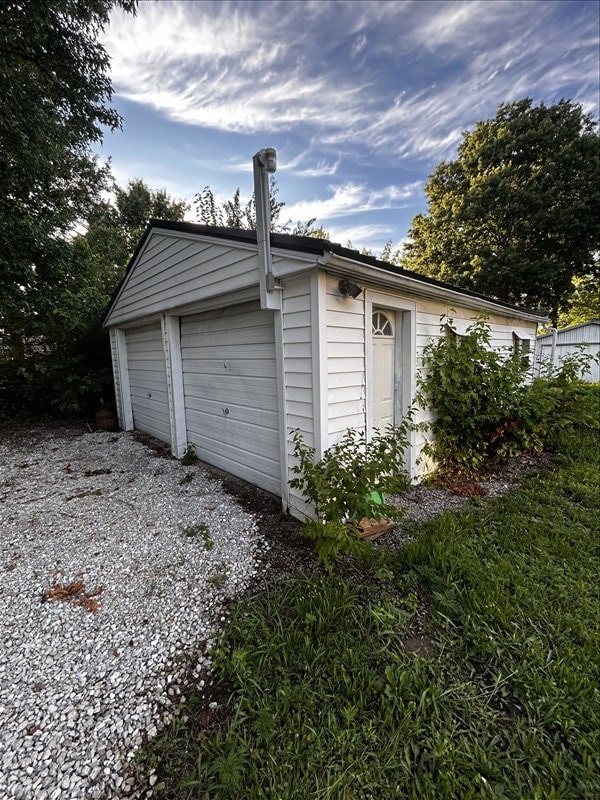 1617 N Church St, Marceline, MO 64658 - view of detached garage