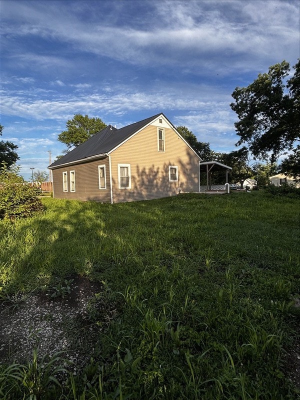 1617 N Church St, Marceline, MO 64658 - view of side of property