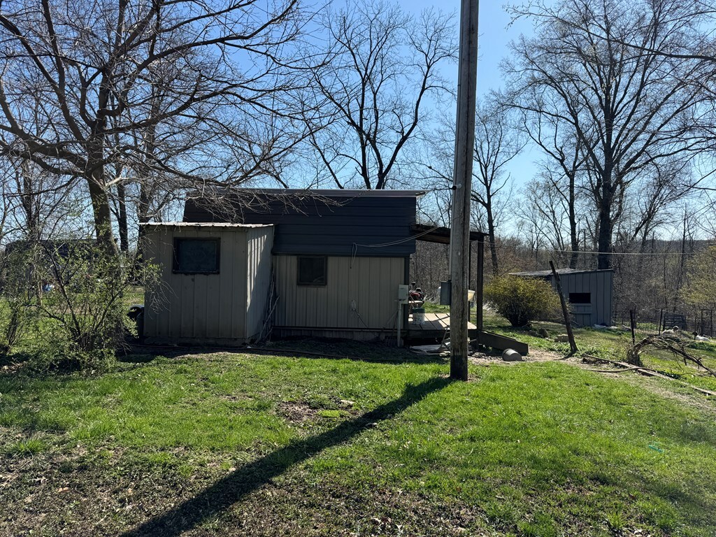 19201 Hopalong Trl, Novinger, MO 63559 - view of outdoor structure featuring an outdoor structure
