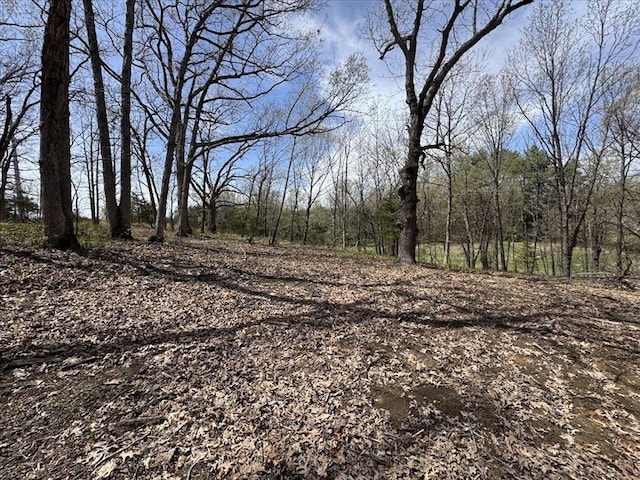 1805 Robinhood Ln 1803, Macon, MO 63552