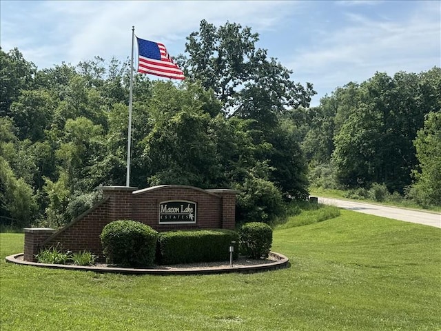 1805 Robinhood Ln 1803, Macon, MO 63552