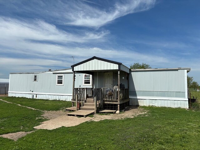 21161 State Highway Ff, Worthington, MO 63567 - view of front of house with a front yard and a porch