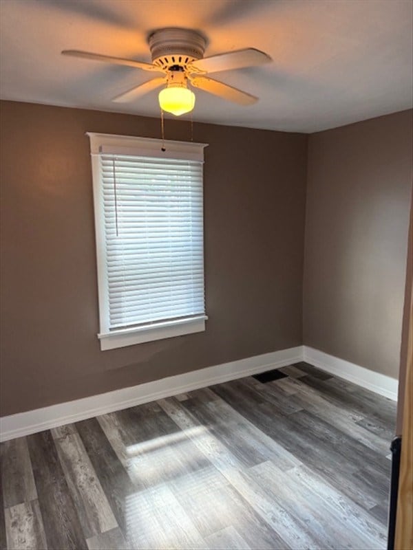 102 Crescent Dr, Macon, MO 63552 - photo 4