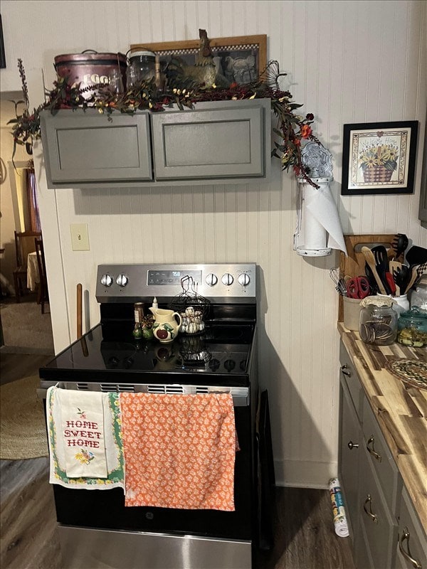 201 N Wentz, Macon, MO 63552 - kitchen featuring stainless steel electric range, gray cabinets, and dark wood-style flooring