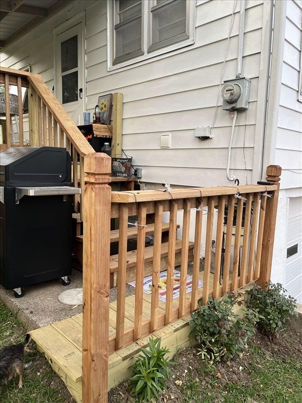 201 N Wentz, Macon, MO 63552 - view of wooden terrace