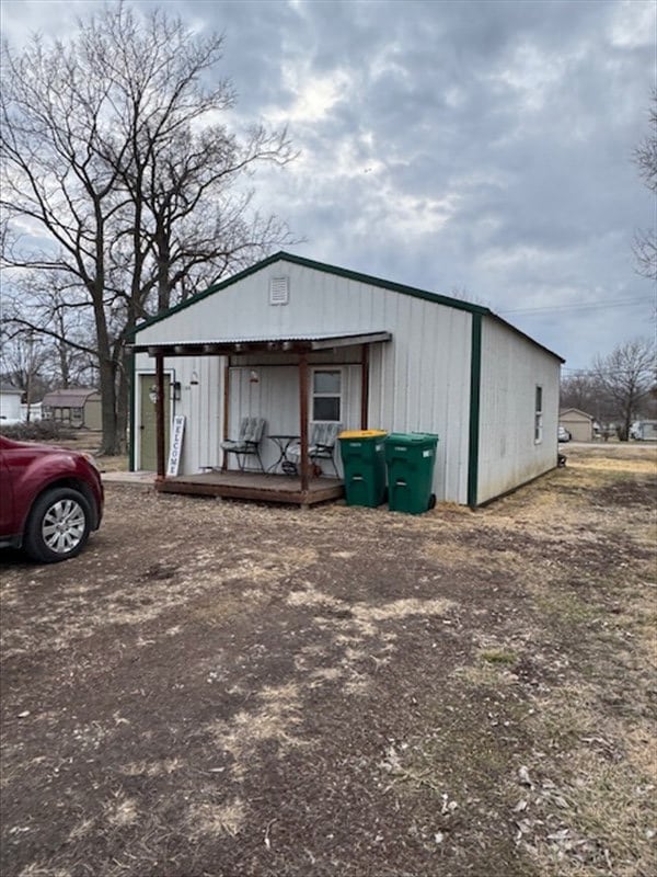 view of outbuilding