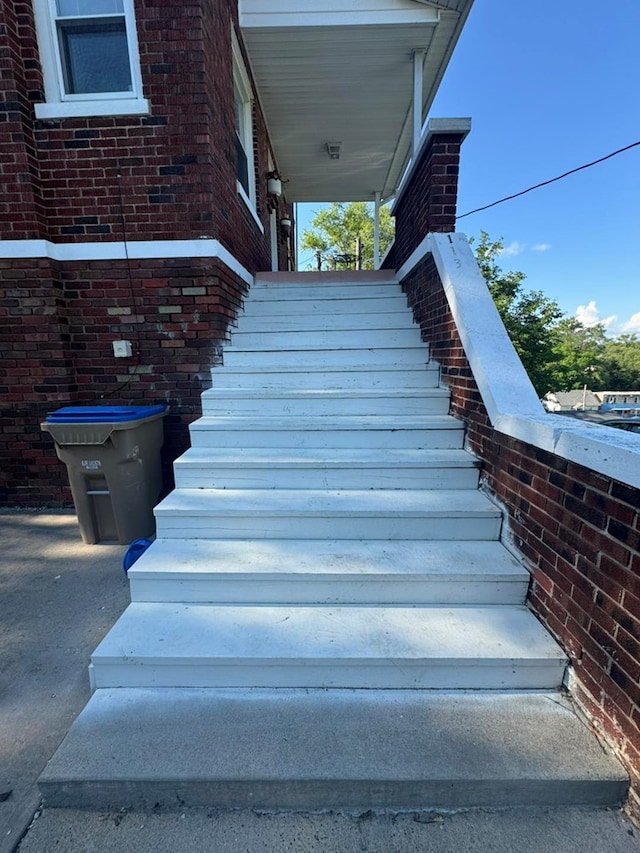 113 Elm St, Milan, MO 63556 - view of staircase