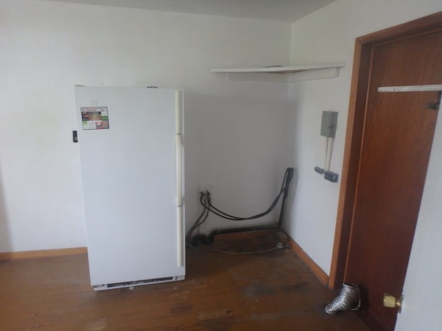 302 N King St, Brashear, MO 63533 - laundry room featuring washer hookup, baseboards, wood finished floors, and laundry area