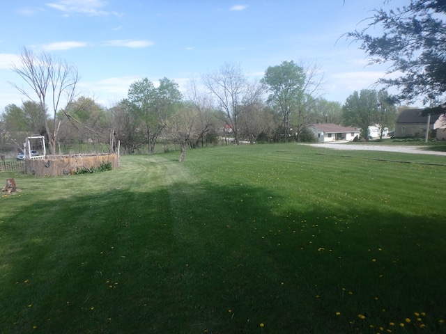 302 N King St, Brashear, MO 63533 - view of yard